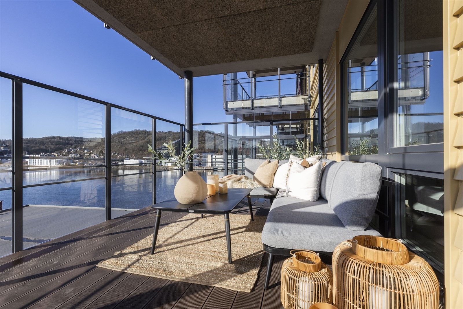 Vestvendt veranda med nydelig utsikt Galleribilde