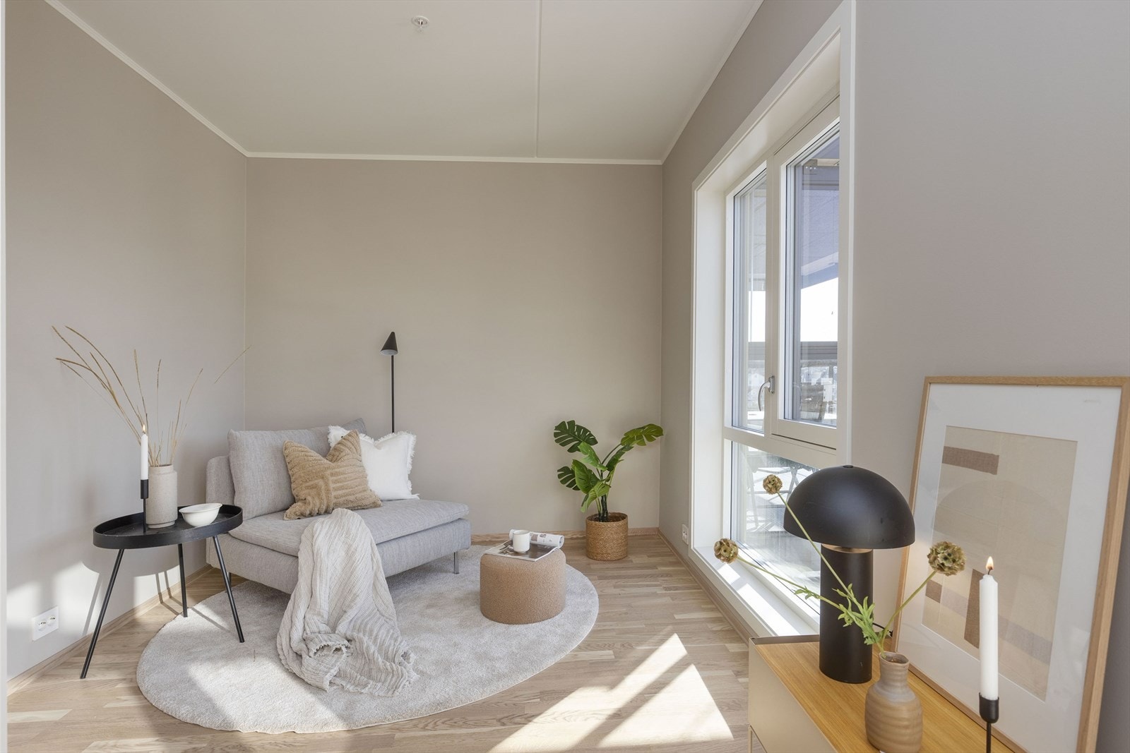 Tv-stue/spisestue i tilknytning til stue Galleribilde