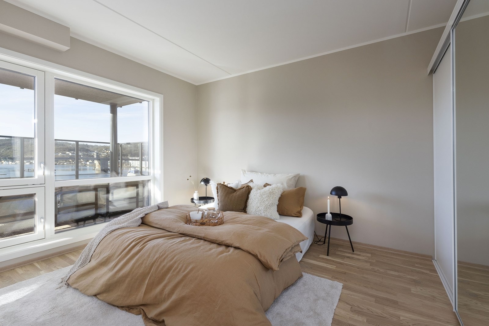 Soverom 1 - med skyvedørsgarderobe Galleribilde