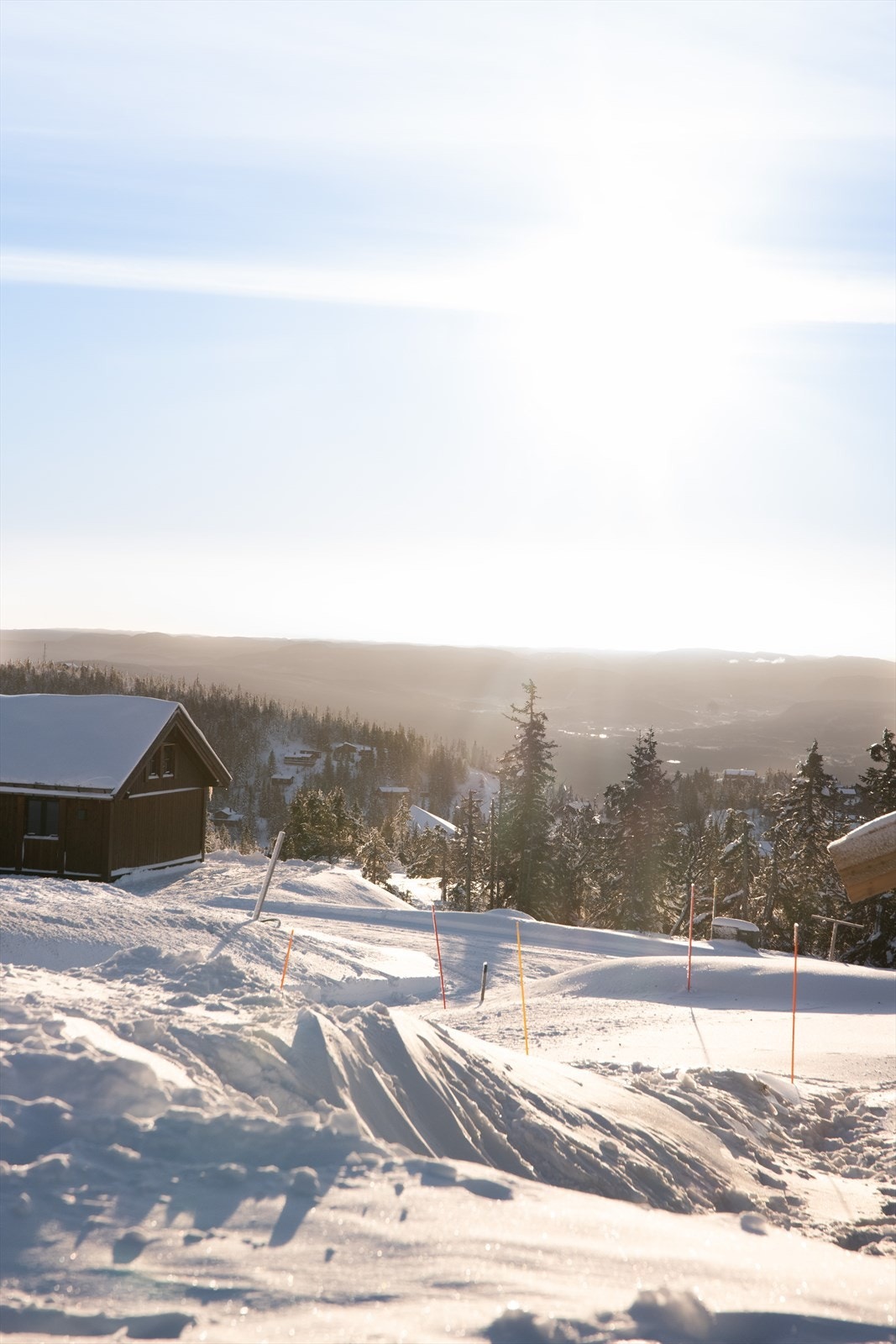 Fra hytta er det flott utsikt mot nærområdet og den vakre naturen som preger Lifjell. Galleribilde