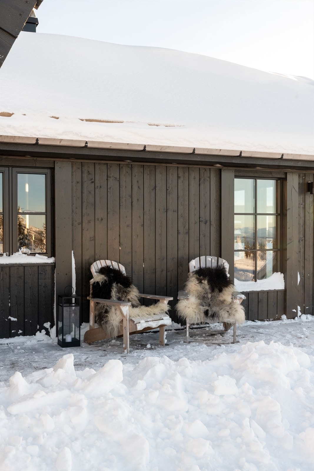 Terrassen gir fine møbleringsmuligheter for utemøbler hvor det kan etableres flere soner. Galleribilde