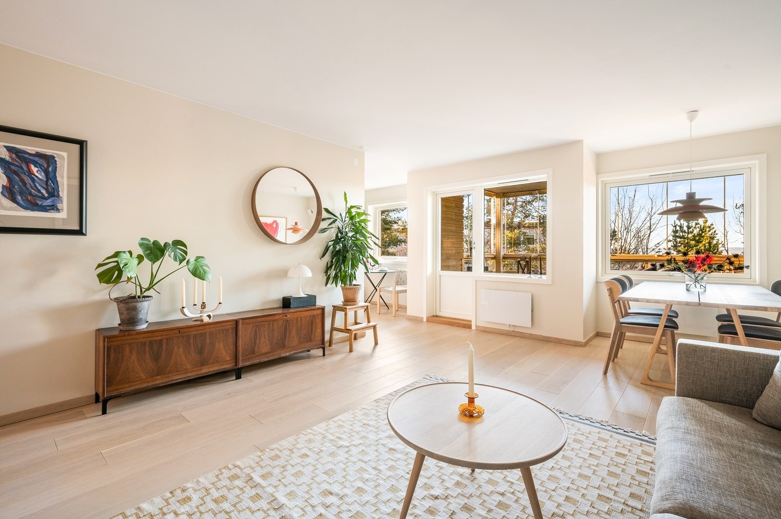 Leiligheten fikk nye vinduer og balkongdør i 2016/17 i regi av borettslaget. Galleribilde