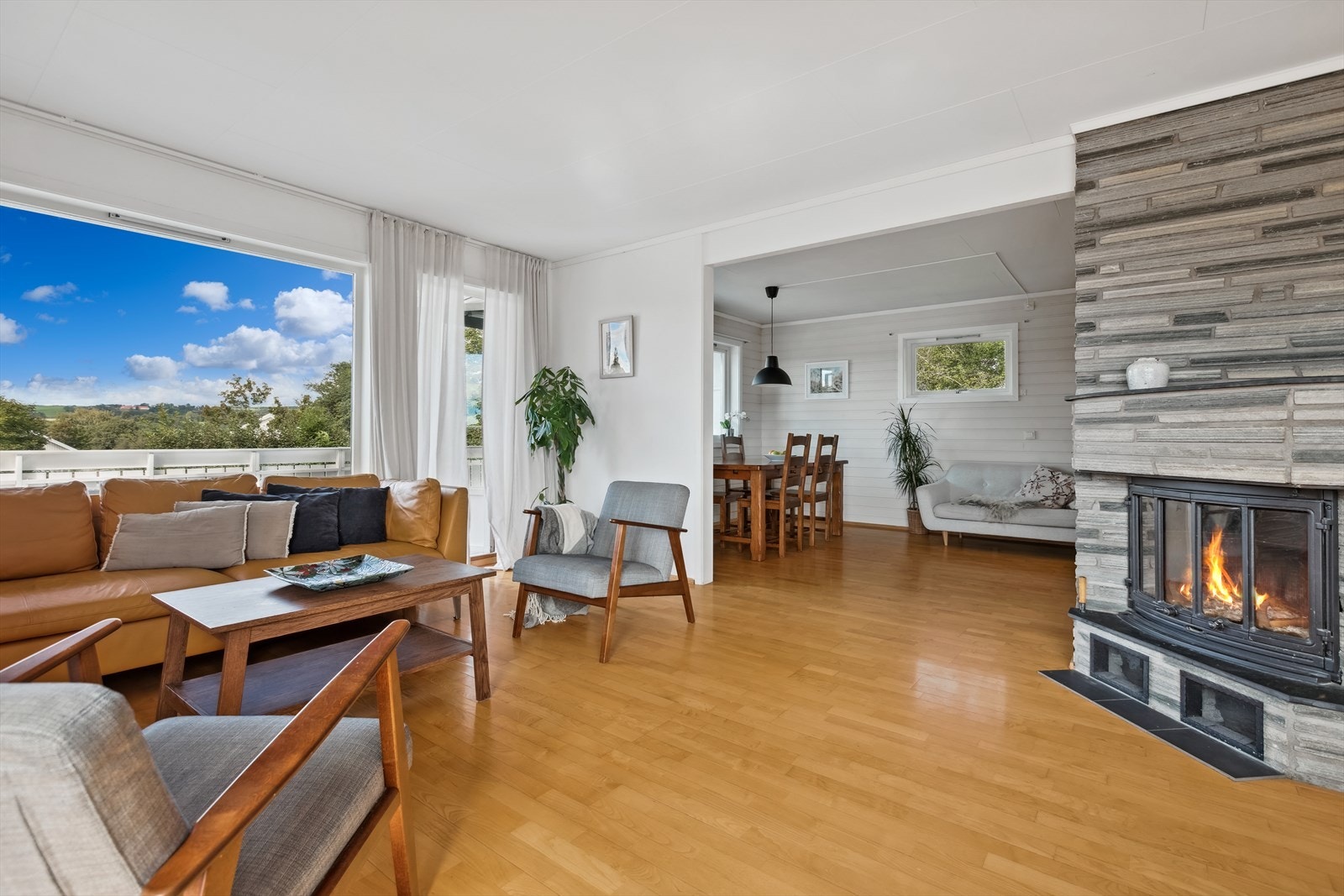 Peisen gir hygge og varme på kjølige høst- og vinterkvelder. Galleribilde