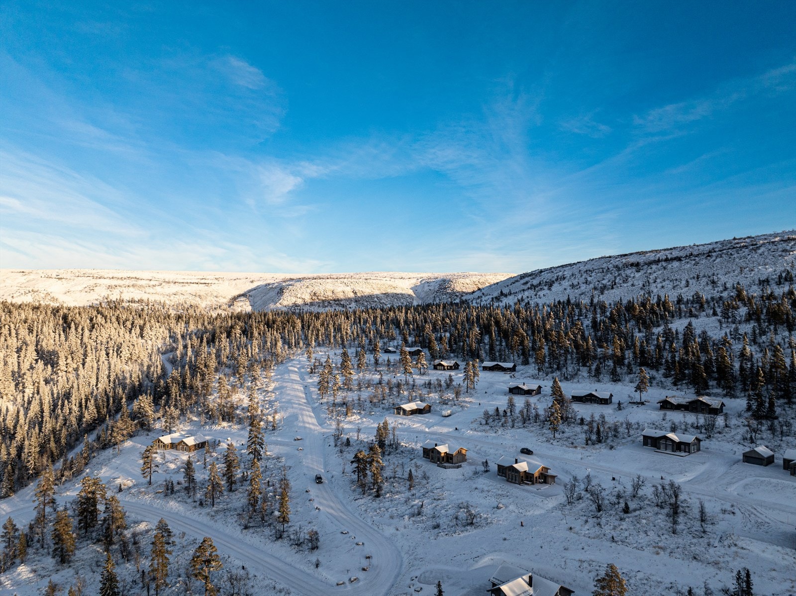 Hytta er beliggende i et attraktivt, barne- og familievennlig hytteområde beliggende i øvre del av Fulufjellet hytteområde ved Fulufjellet nasjonalpark. Galleribilde
