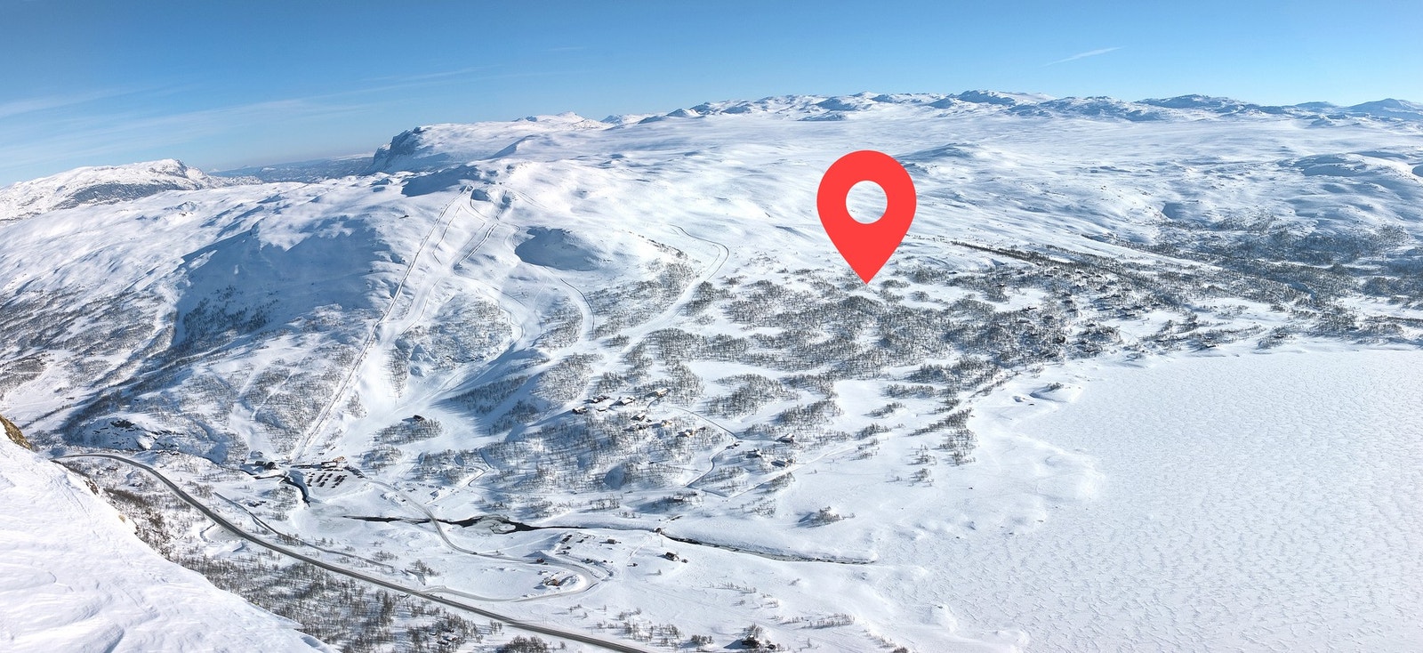 Spektakulær beliggenhet 1080moh på Tyin. Pila er plassert ca i tomteområdet Galleribilde