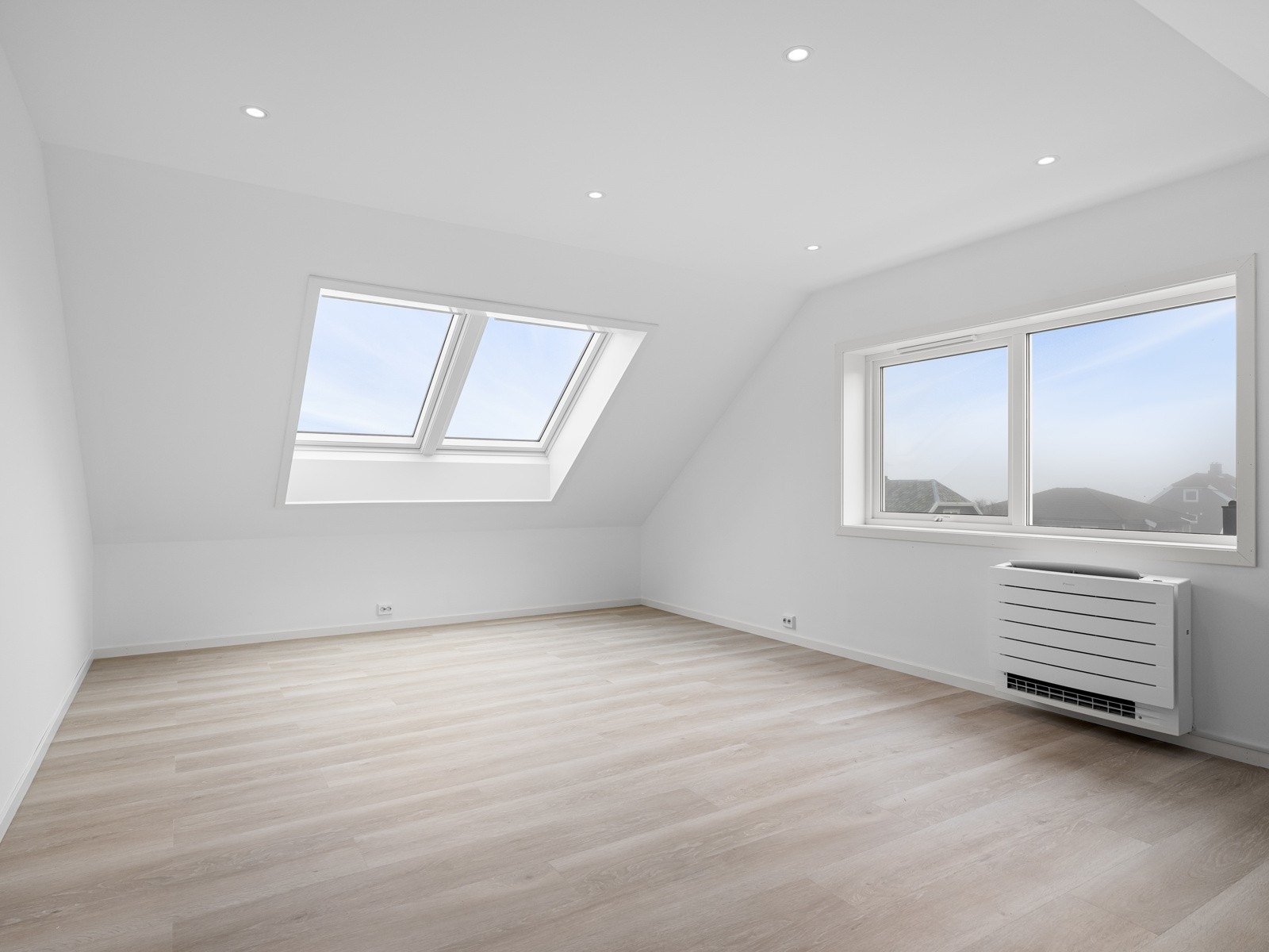 Lys og romslig stue i 3. etasje Galleribilde