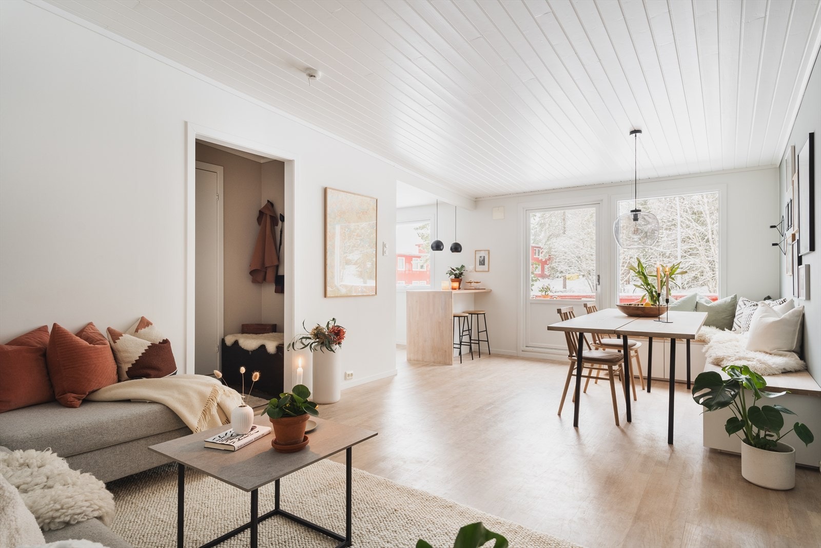 Leiligheten ble vesentlig oppusset i 2016/2017 og fremstår i dag som meget innbydende Galleribilde