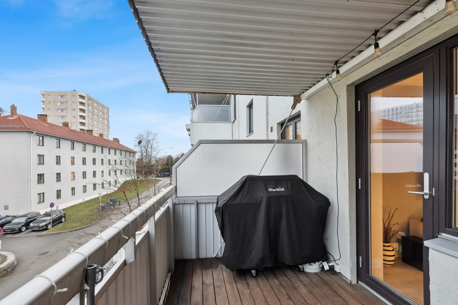 Her er det plass til både sittegruppe og grill Galleribilde