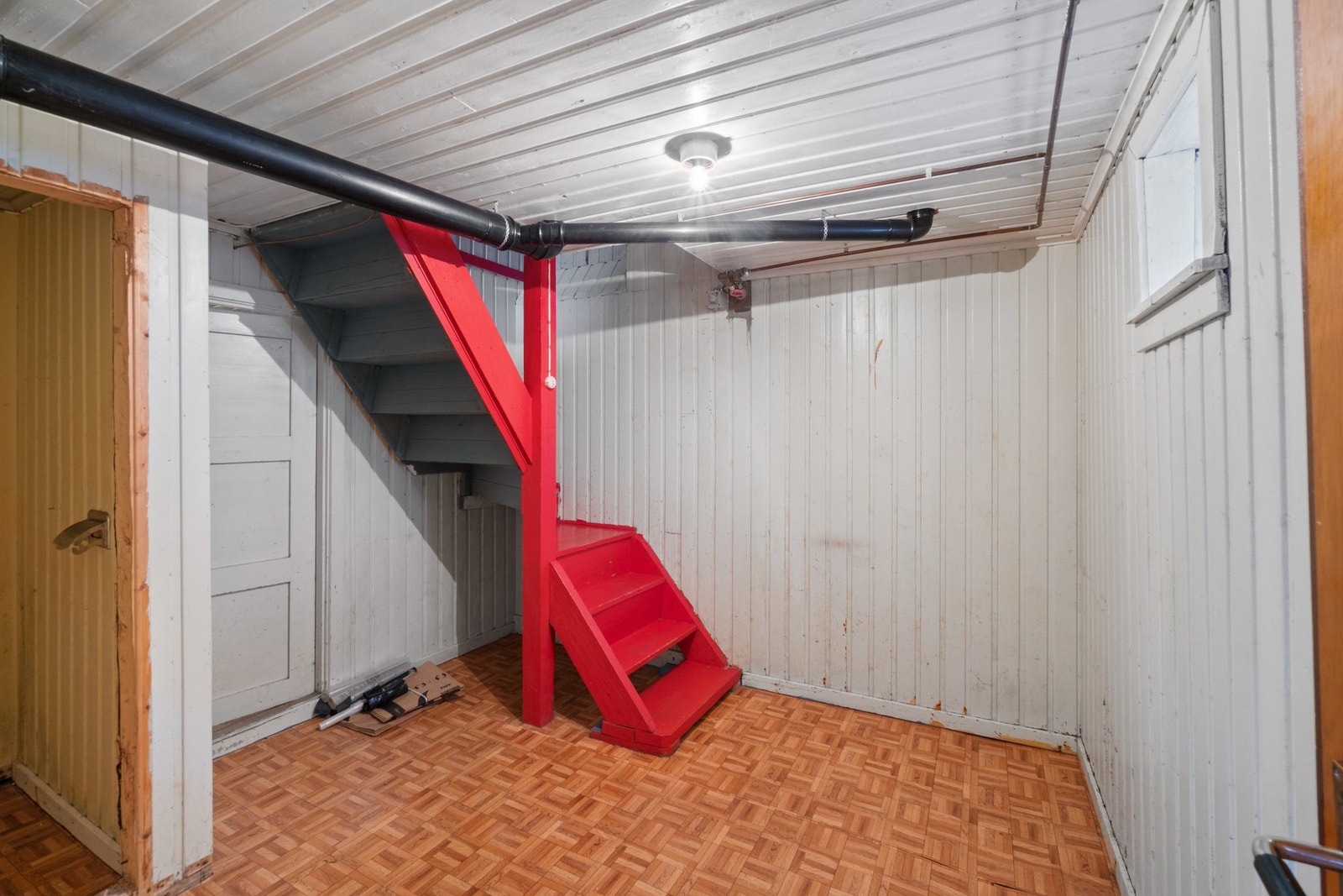 I kjelleren er det lagringspass i flere boder. Galleribilde