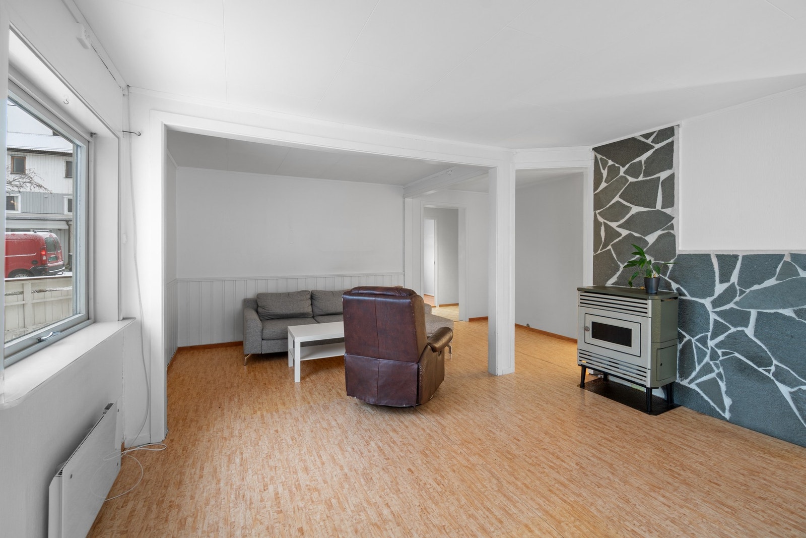 Boligen er av eldre karakter og har moderniseringsbehov. Galleribilde