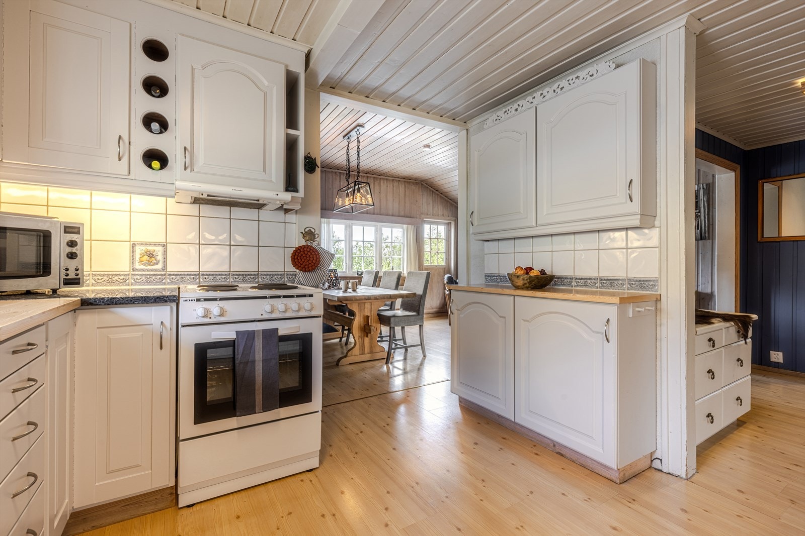 Fra kjøkken mot oppholdsrommet. Galleribilde