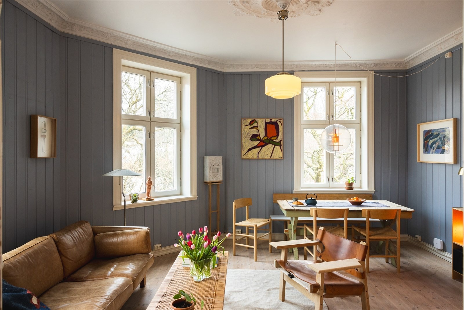 - Stue med flott utsikt til trærne i Botanisk hage - Galleribilde