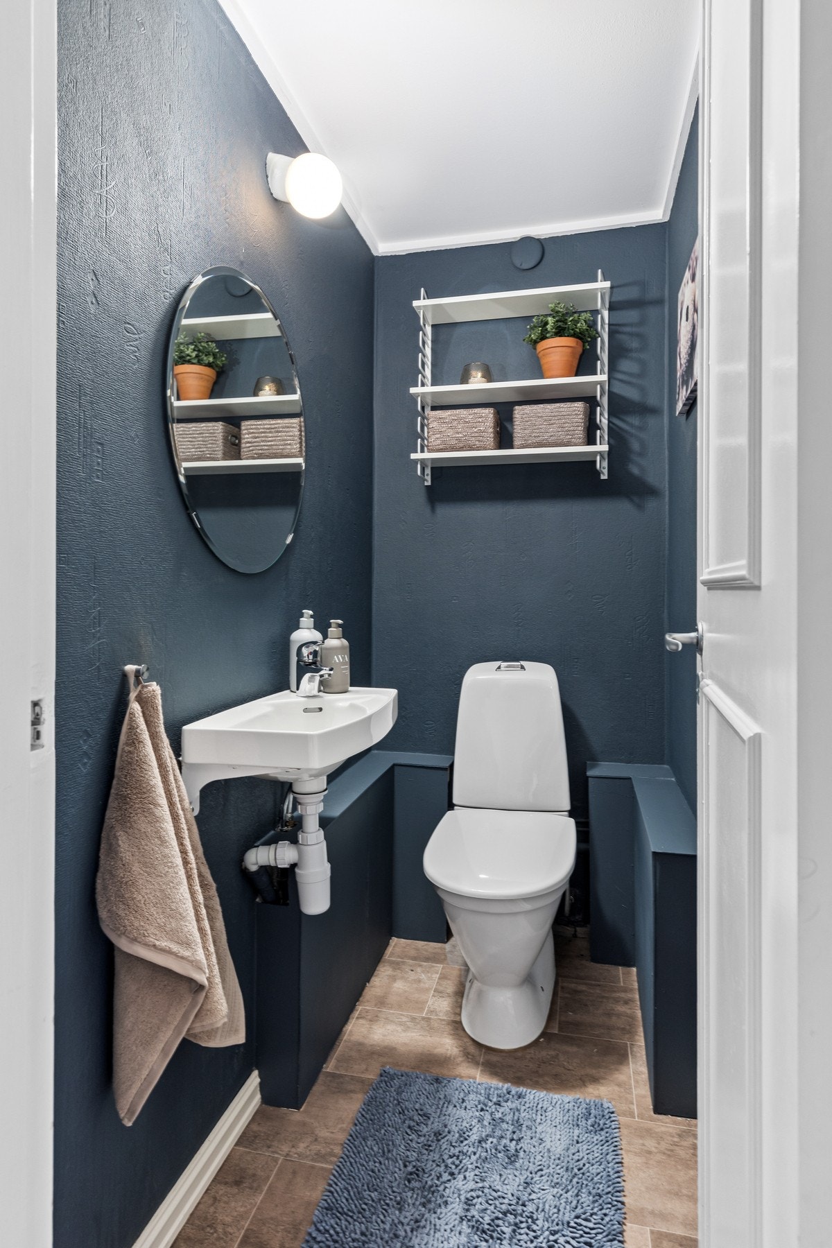 Separat toalettrom. Galleribilde