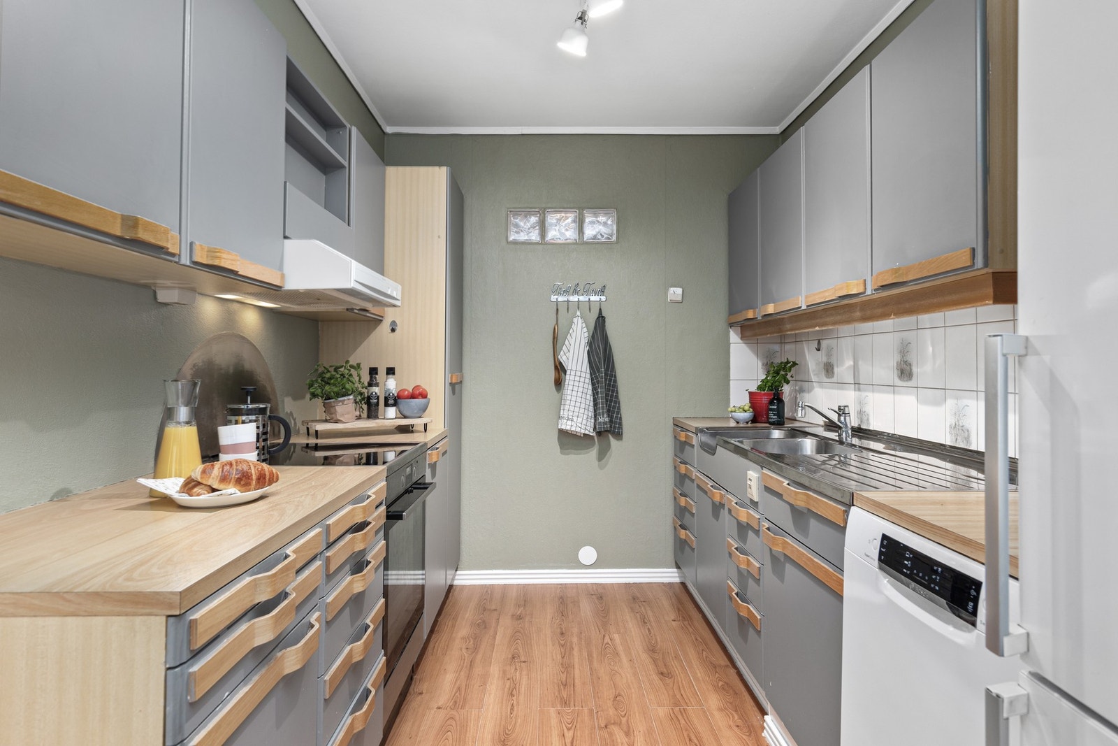 Funksjonell utforming med god oppbevaringsplass. Galleribilde