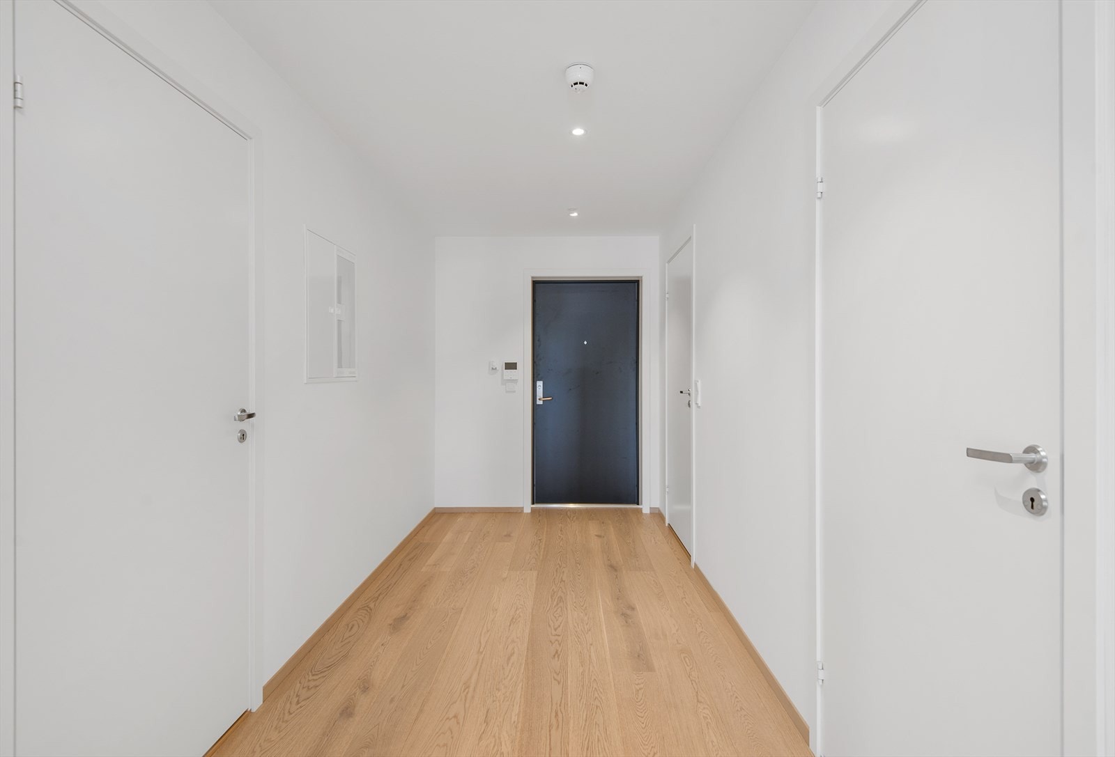 Gangen er av meget god størrelse og har rikelig med plass for å etablere garderobeløsning. Galleribilde