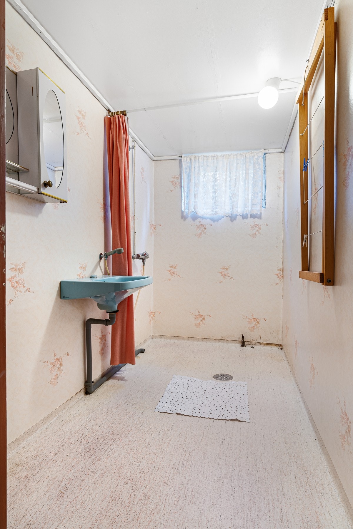 Bad i kjeller Galleribilde