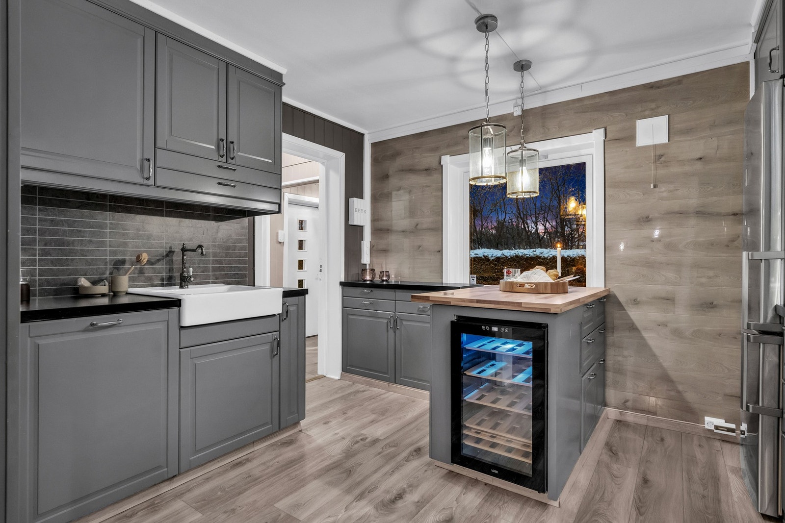 Vinskap i øy og nedfelt platetopp Galleribilde