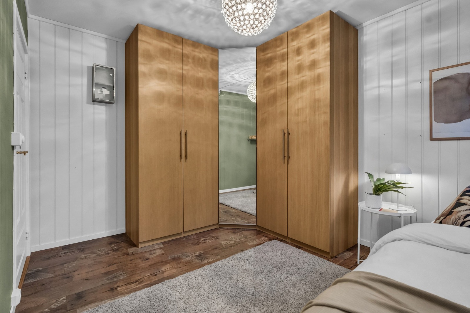 Rommet er utstyrt med garderobeskap. Galleribilde