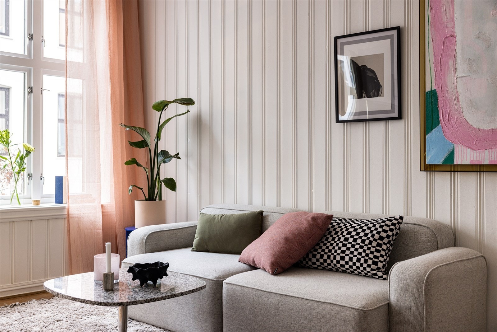 Leiligheten ligger fint til i byggets 2.etasje. Galleribilde