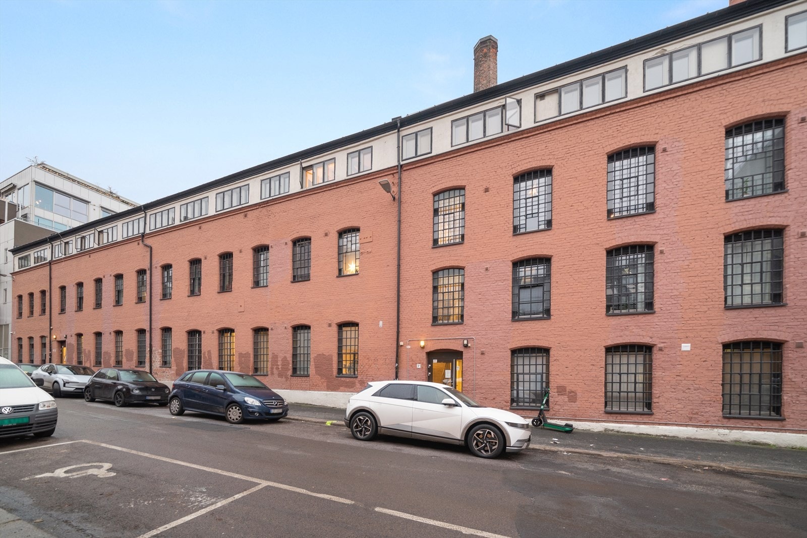 Pen bygning som er fra 1901, men ble omgjort til leiligheter i 2006. Galleribilde