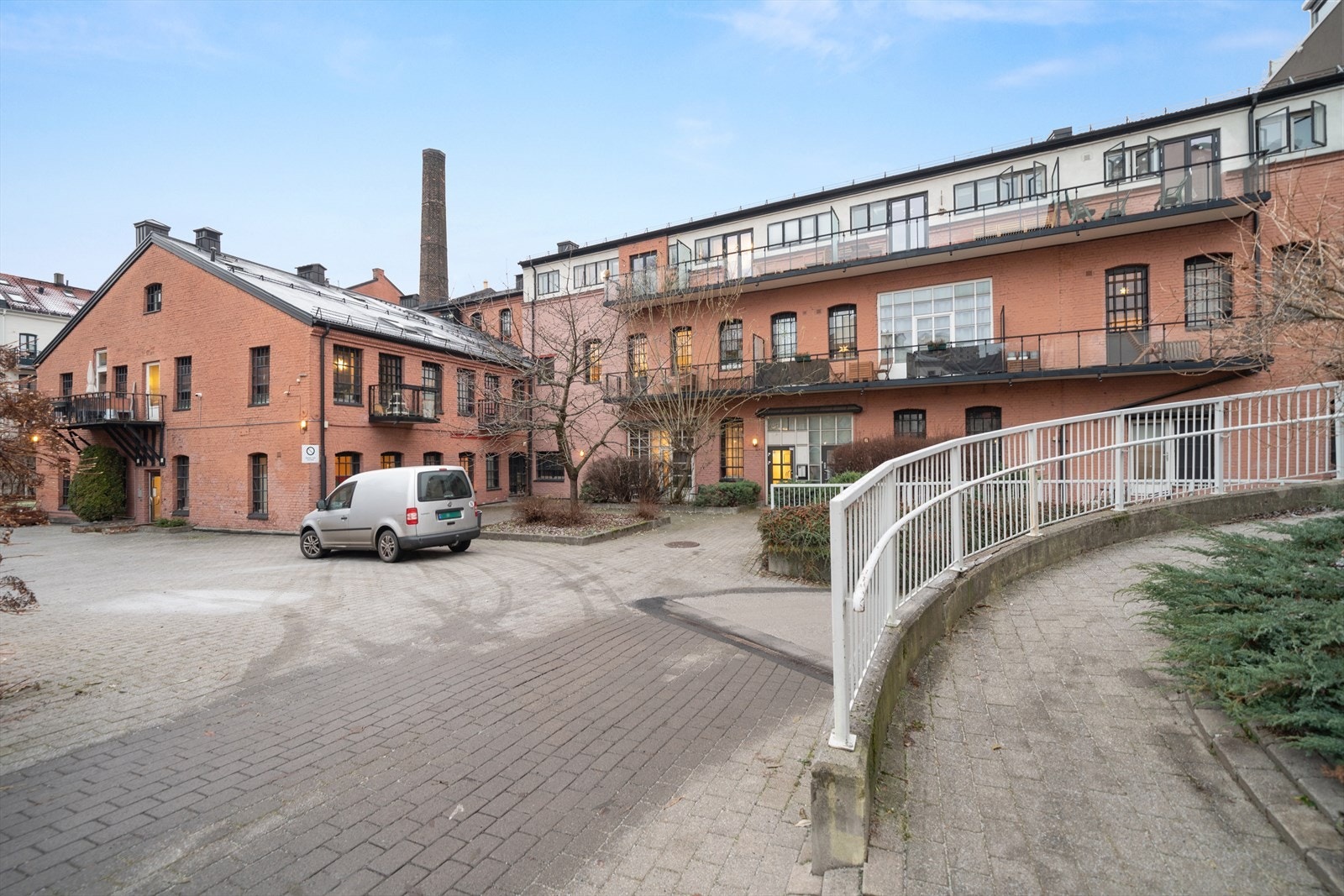 Byggets fasade fra fremsiden. Galleribilde