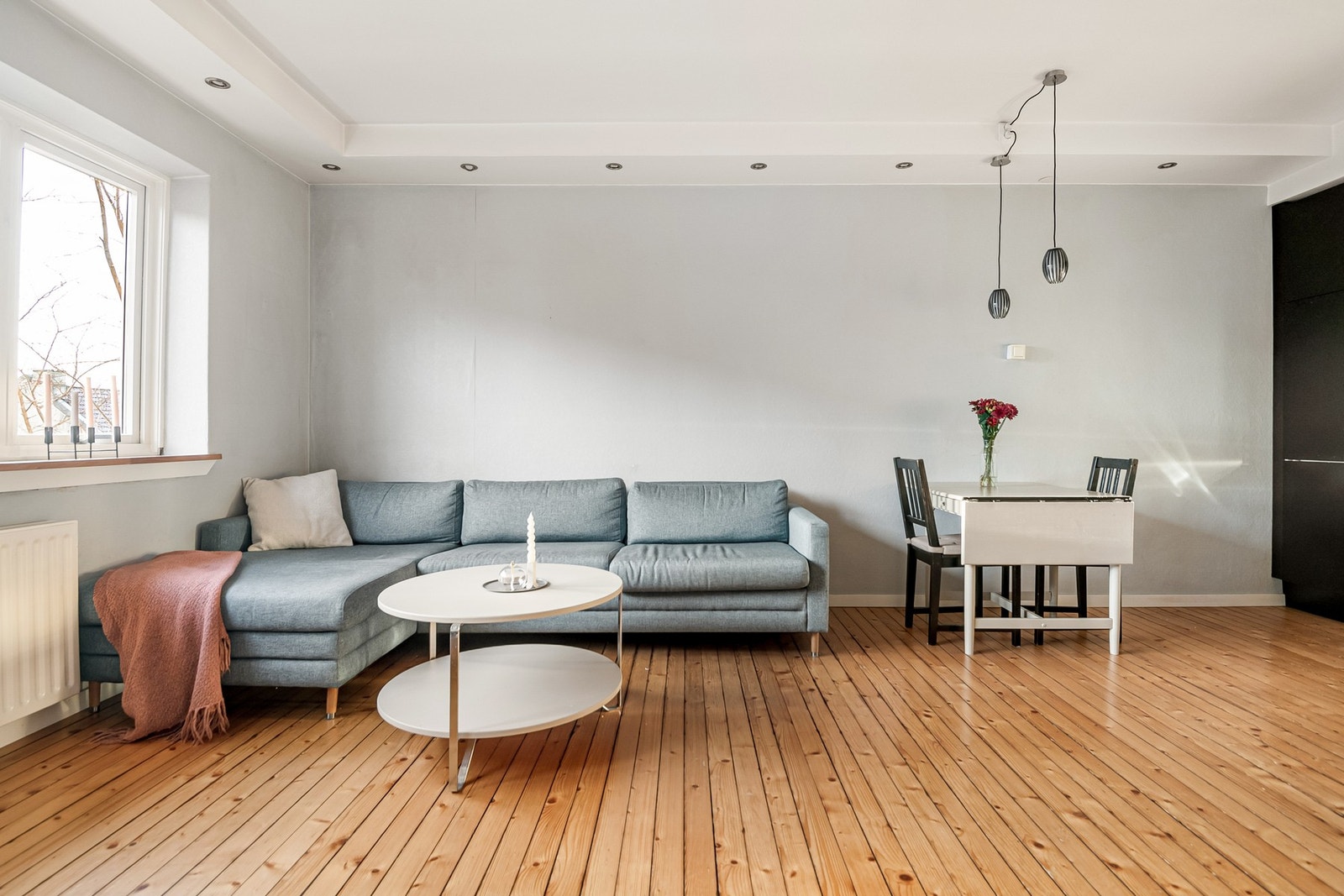 Godt utnyttet planløsning med store oppholdsrom. Galleribilde