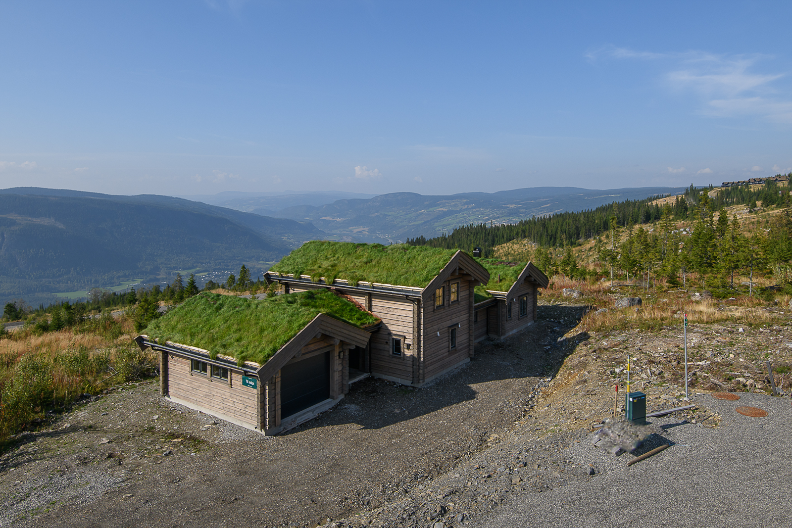 Vestvendt beliggende med gode sol- og utsiktsforhold. Galleribilde