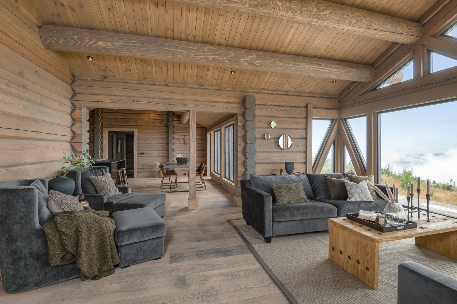 I stuen er det plass til sofa, samt medie- og oppbevaringsmøblement. Galleribilde