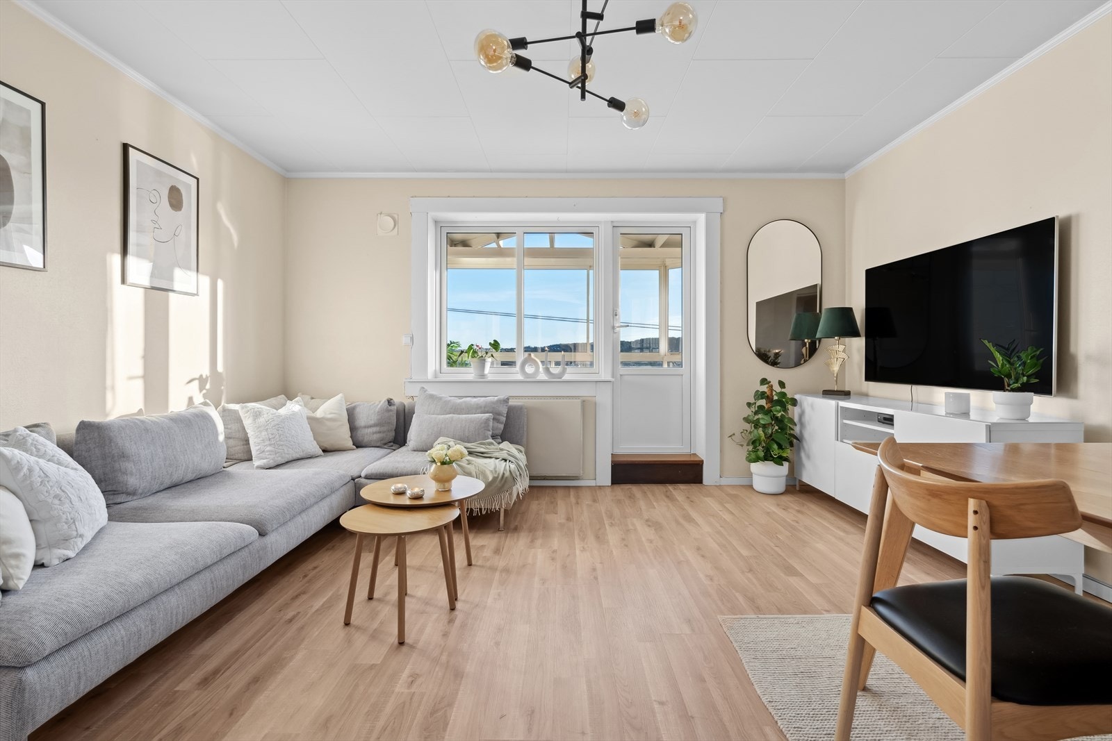 Fyring, internett og kabel-tv inkludert i felleskostnader. Galleribilde