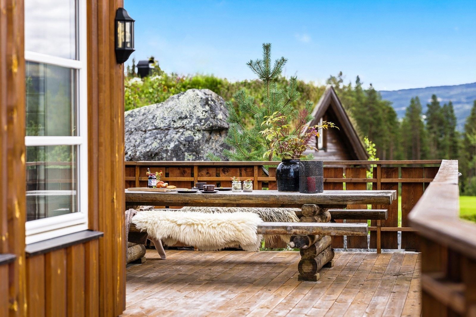 Solrik terrasse med fantastisk fjellutsikt! Galleribilde