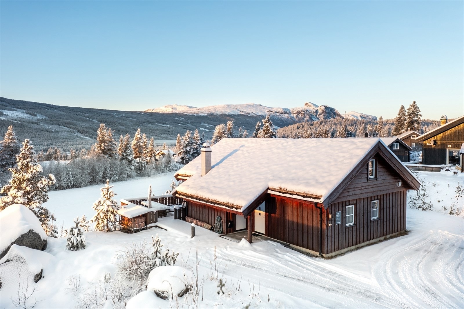 Fjellmegleren ønsker god jul og velkommen til visning i Golfsvingen 18. Galleribilde