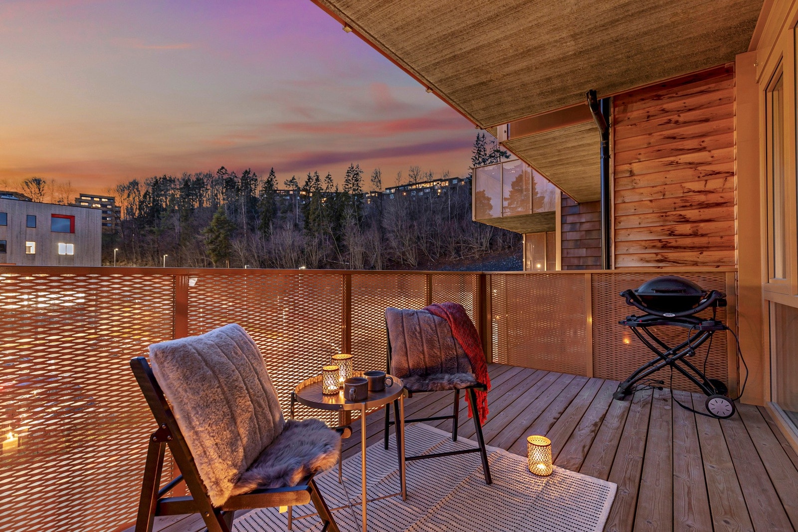 Balkongen er romslig med gode møbleringsmuligheter Galleribilde