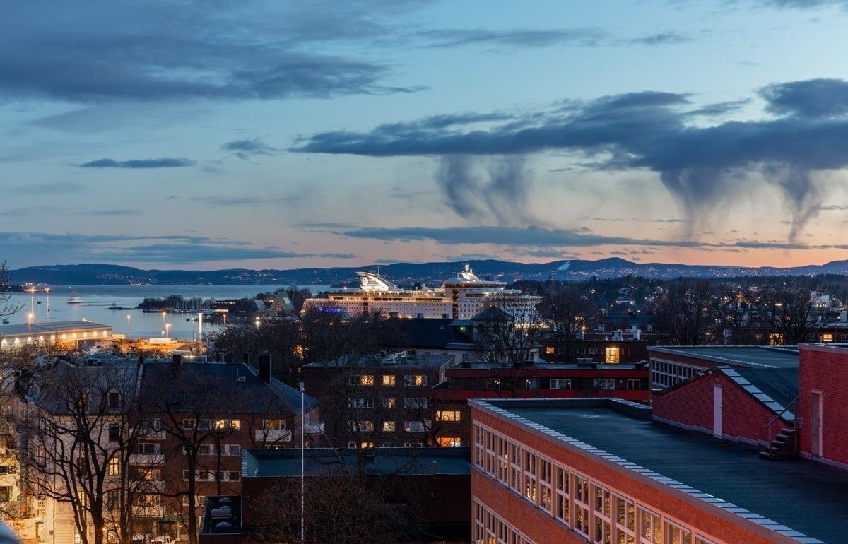 Kveldsstemning fra terrassen Galleribilde
