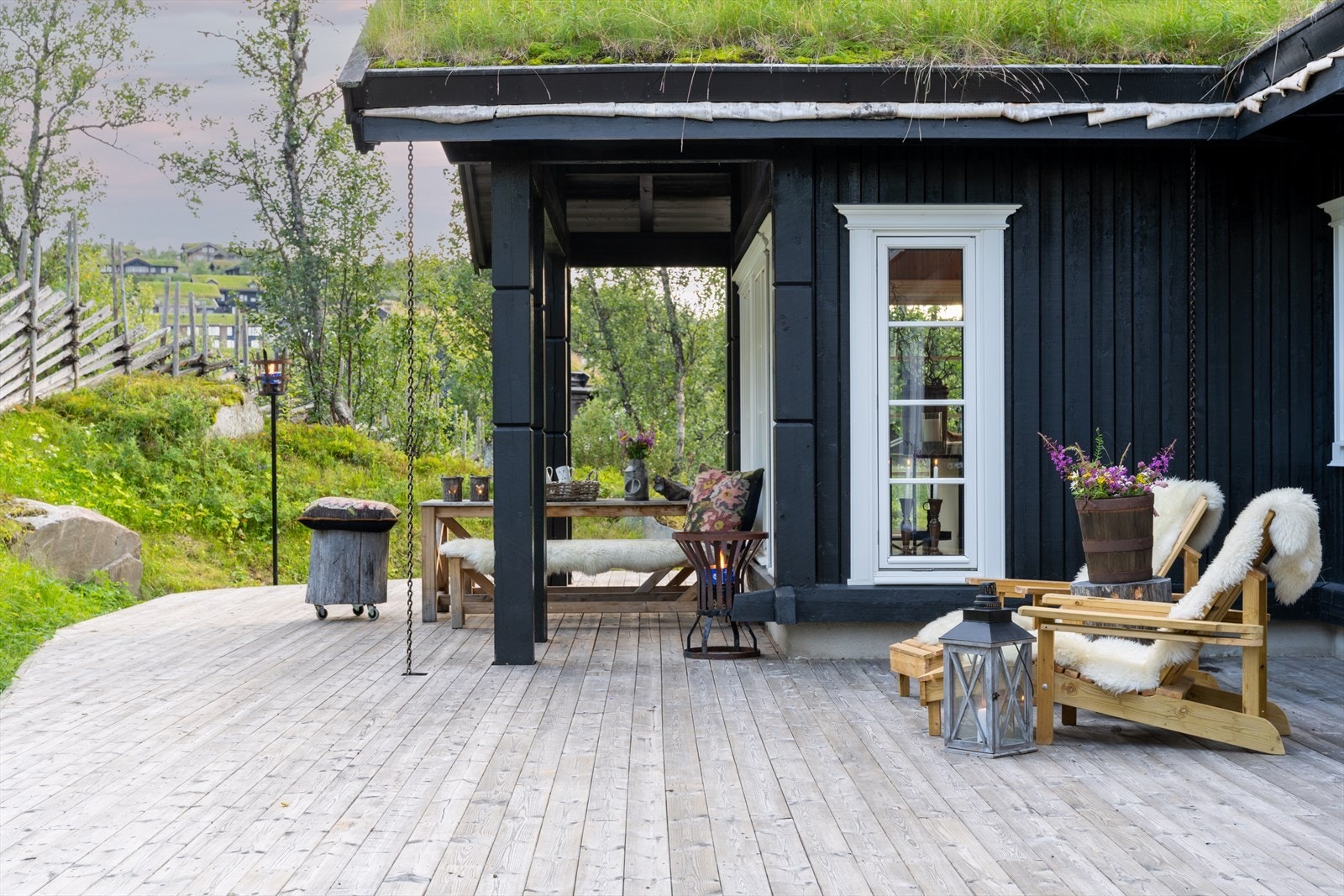 Lun og koselig uteplass Galleribilde