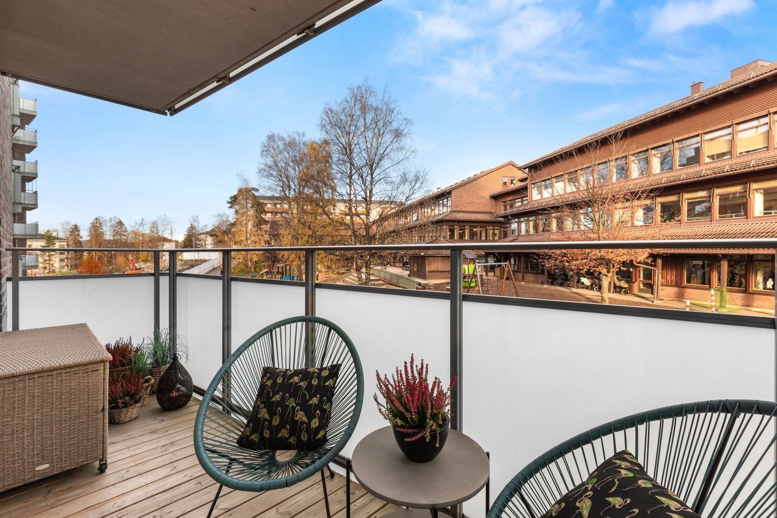 Frokost balkong med morgensol Galleribilde