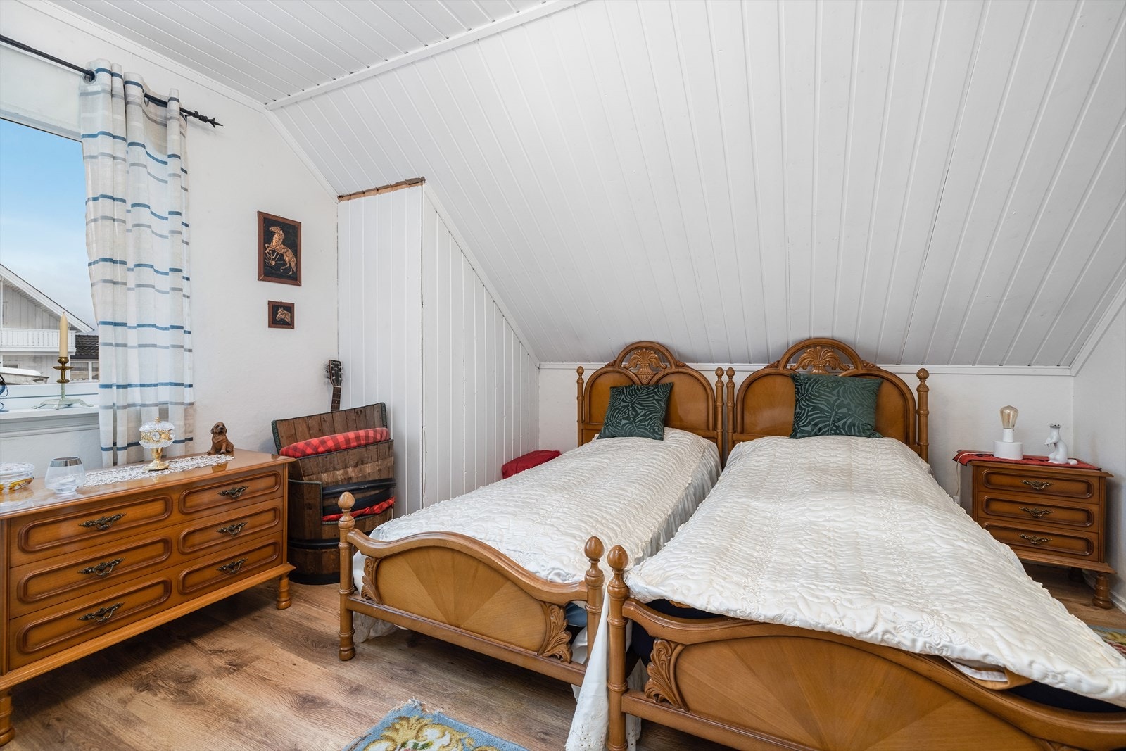 Boligen har totalt 3 soverom, hvor dette er hovedsoverommet. Galleribilde