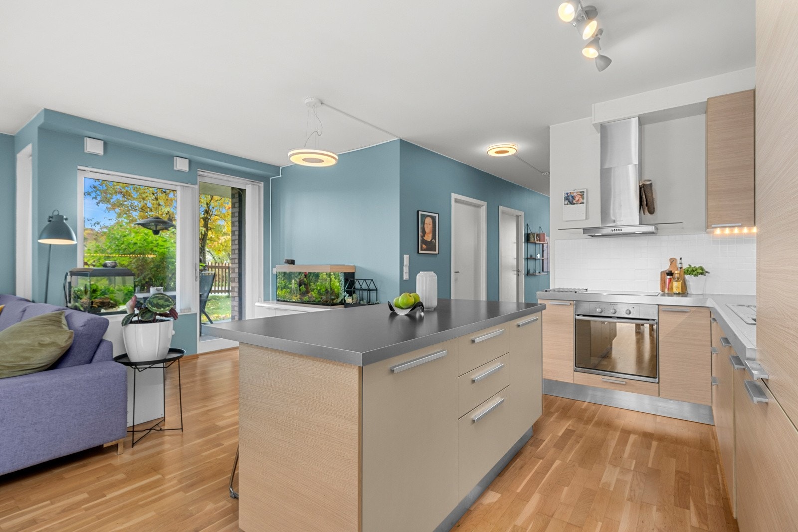 Leiligheten fremstår som innbydende og lekker Galleribilde