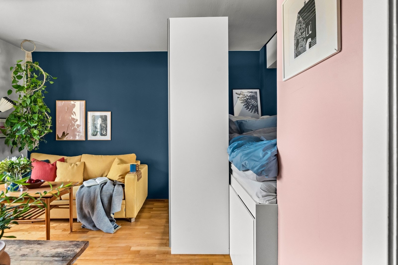 Varmtvann, fyring og bredbånd er inkludert i felleskostnadene. Galleribilde