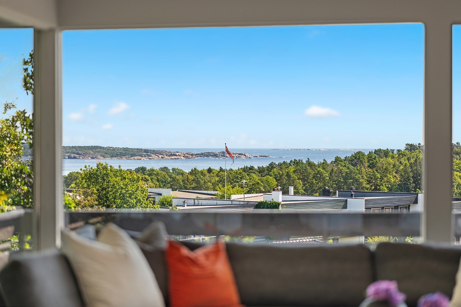 Utsikten fra sofaen Galleribilde