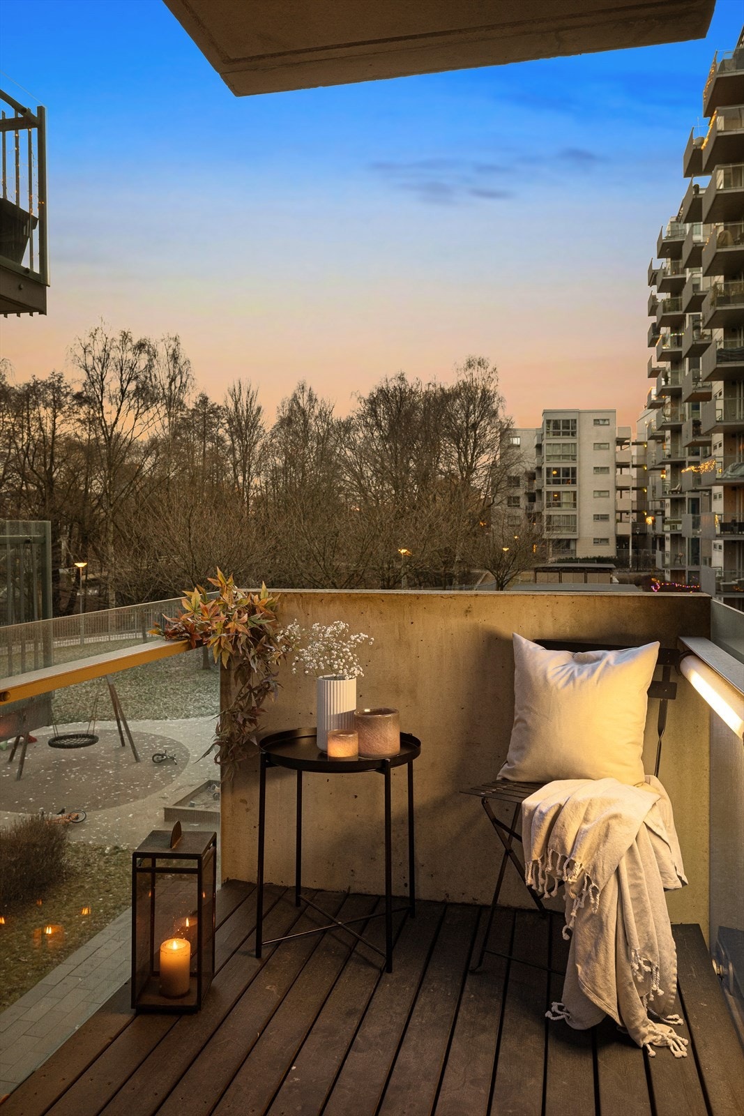 Fra soverommet er det utgang til en sydvendt balkong på ca. 1,8 kvm. Galleribilde