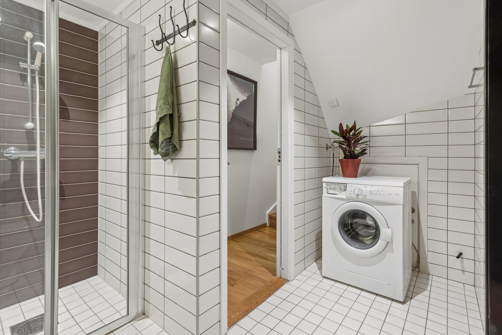 Opplegg for vaskemaskin og mulighet for tørketrommel. Galleribilde