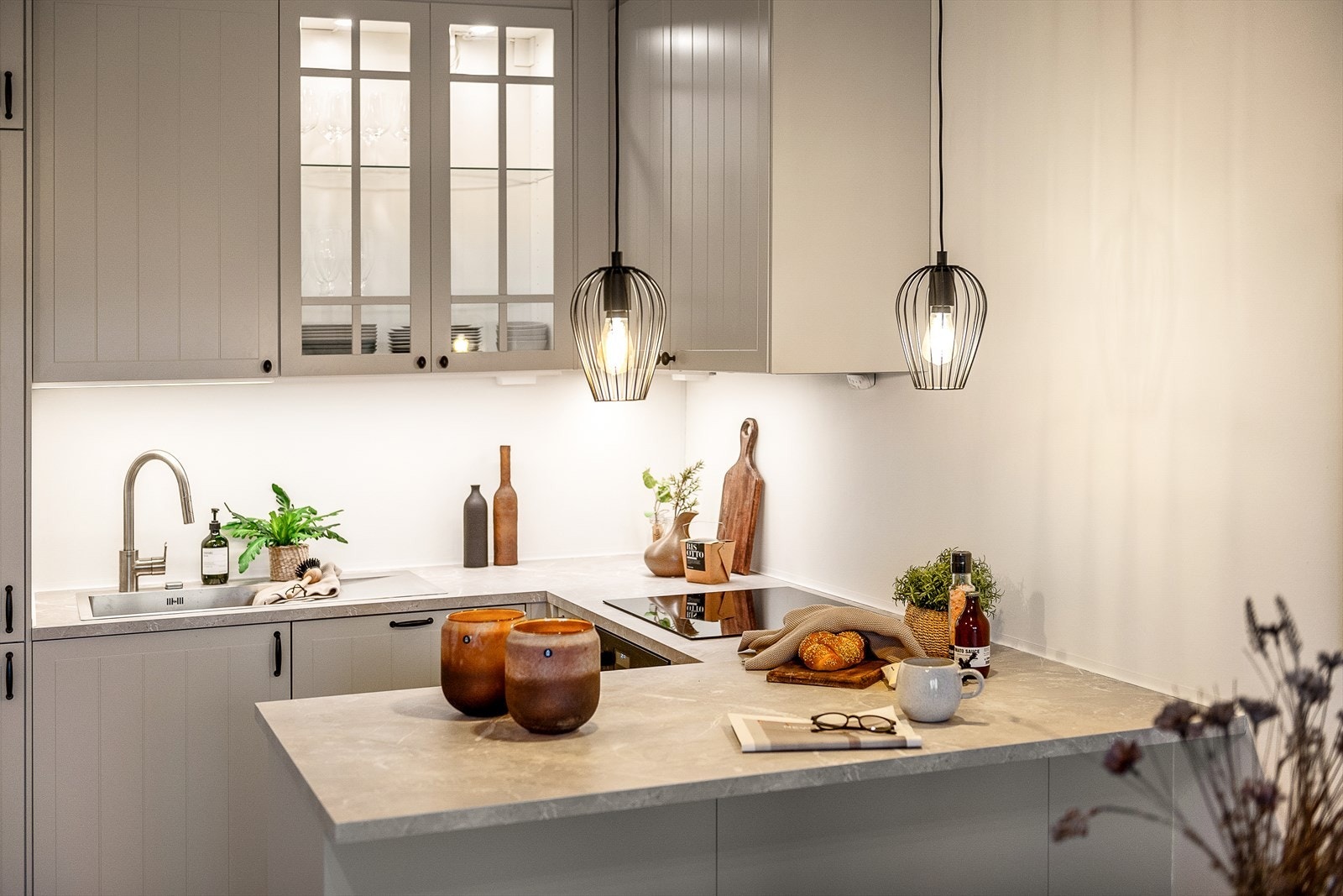 Her er det godt med skap- og benkeplass! Galleribilde