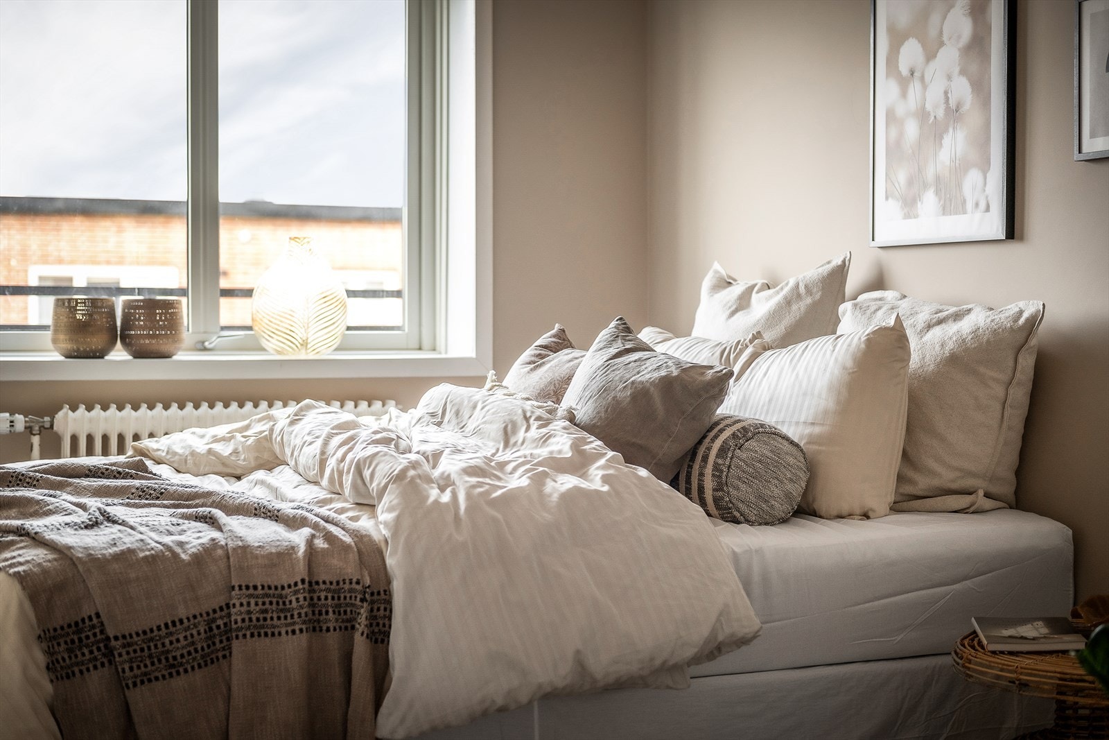 Her er overflatene malt i en tidsriktig og lun fargetone. Galleribilde