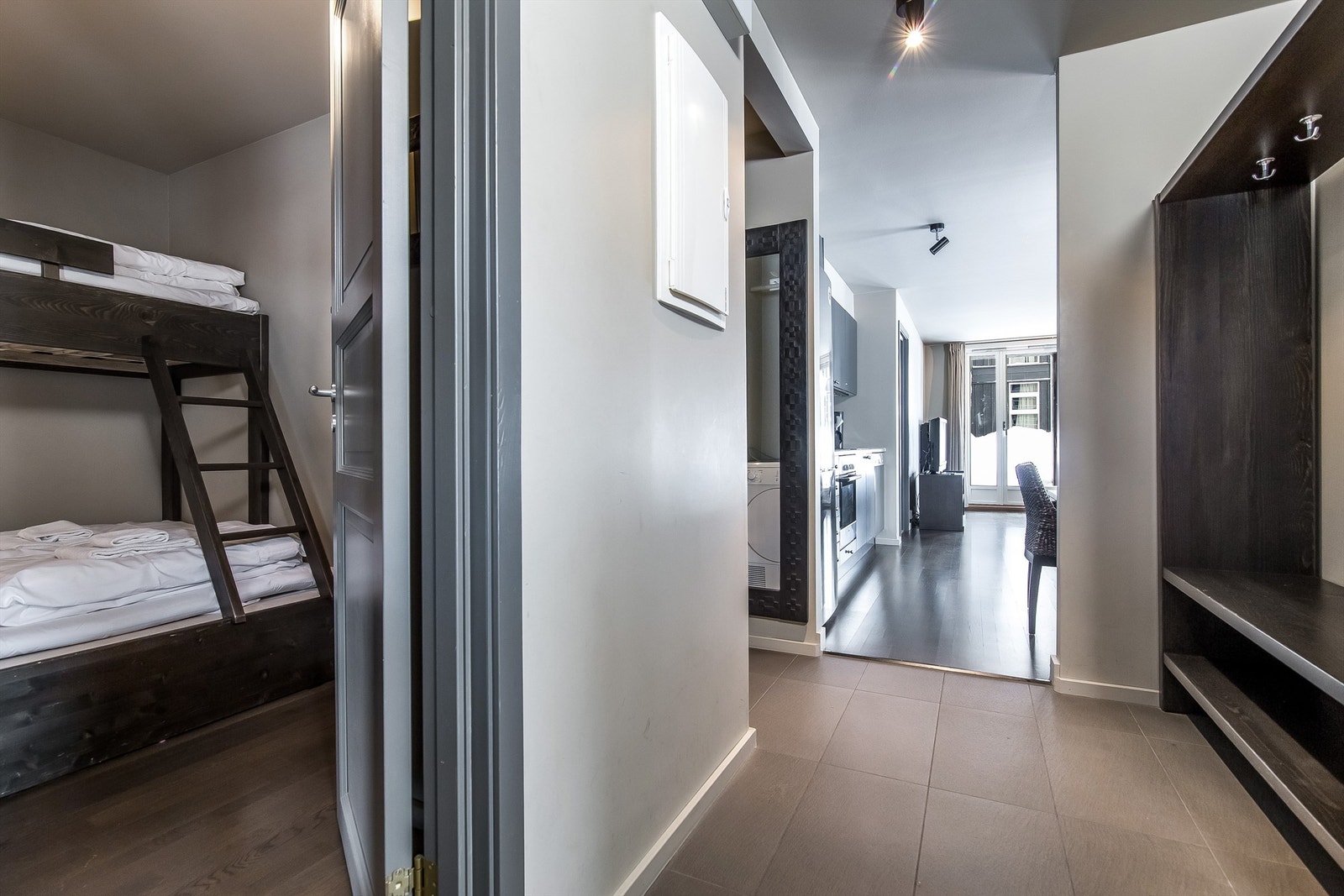 Gang/entré med god plass til sko og ytterklær. Galleribilde