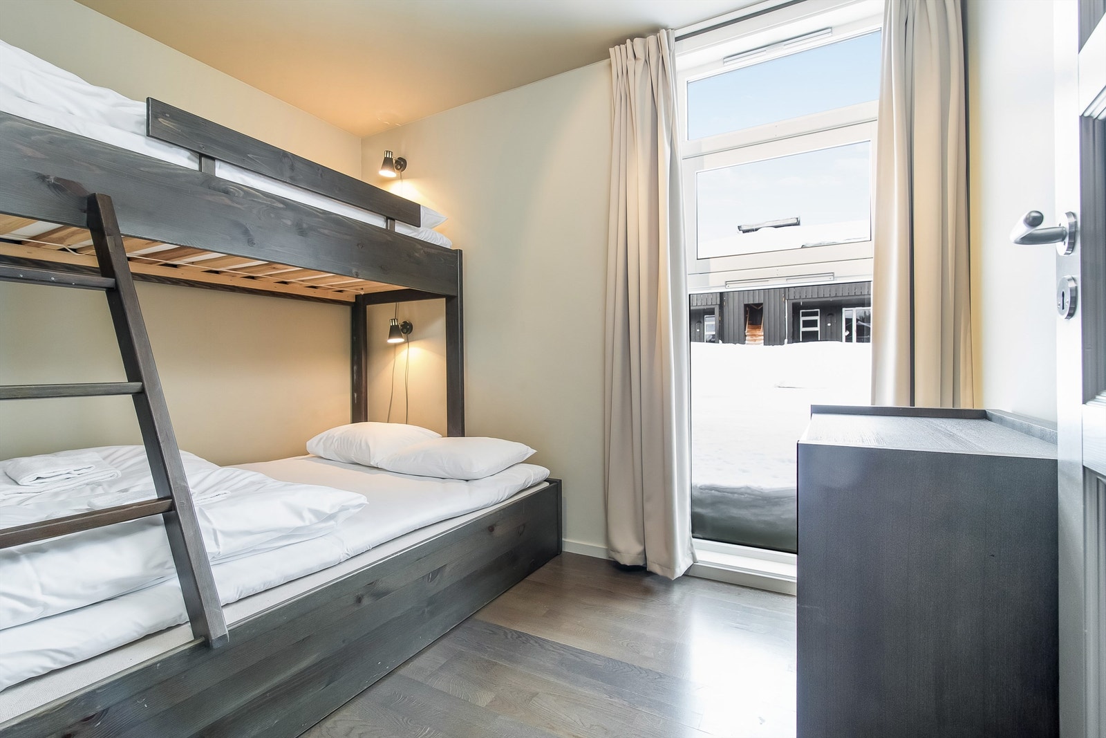 Illustrasjonsfoto. Leiligheten har 3 gode soverom med totalt 8 sengeplasser. Galleribilde