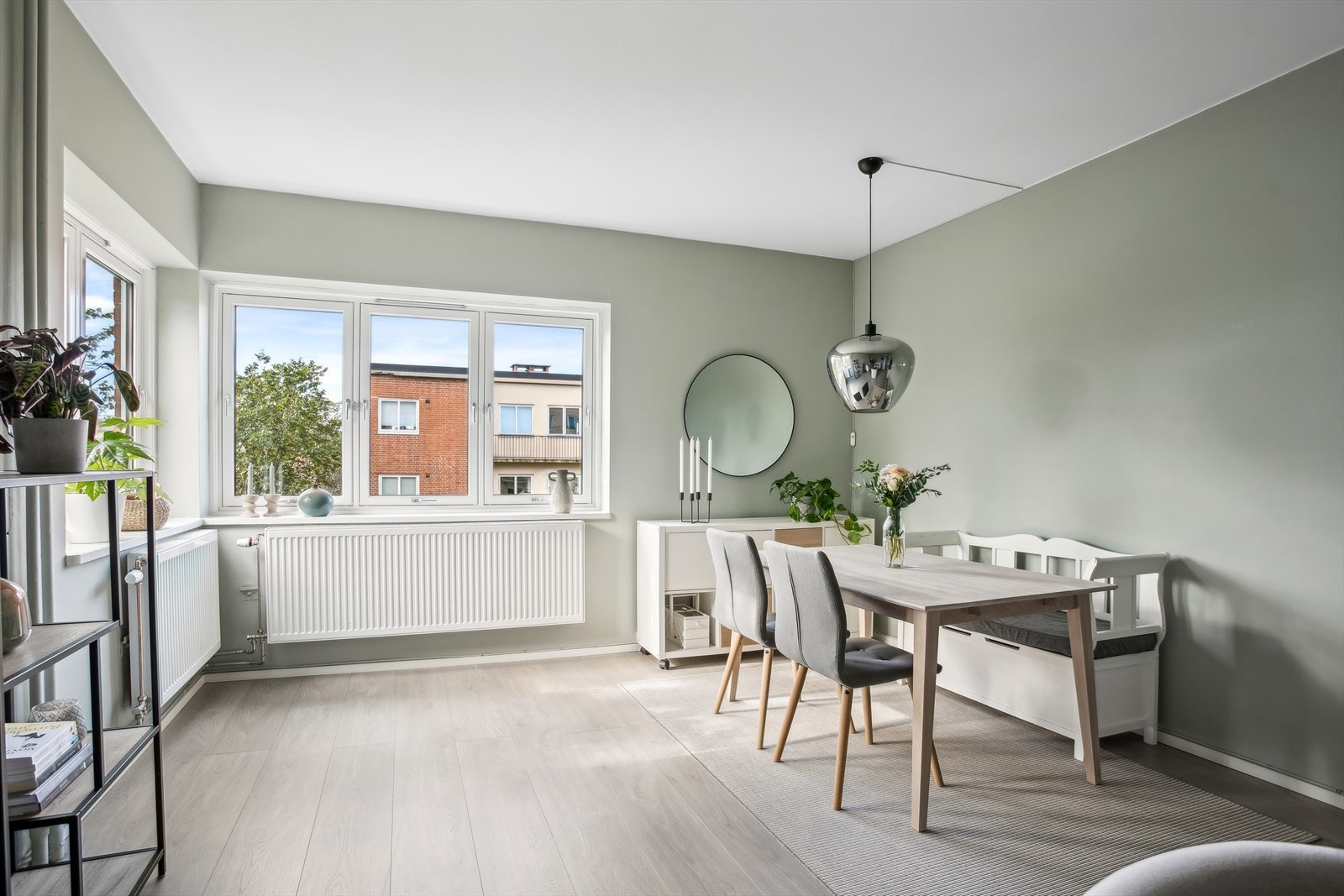 Nye vinduer fra 2024 i hele leiligheten. Galleribilde