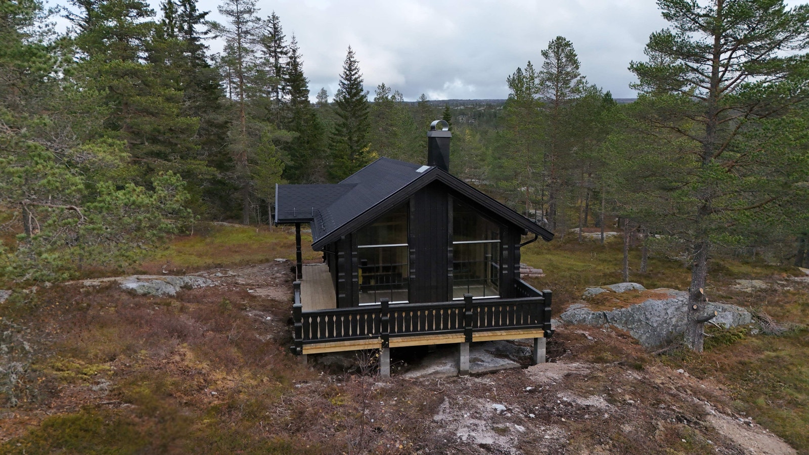 Hytte av typen Aukrust Koia-4, kun oppført utvendig. Vi kan levere hytta nøkkelferdig, eller du kan ferdigstille innsiden selv. Galleribilde