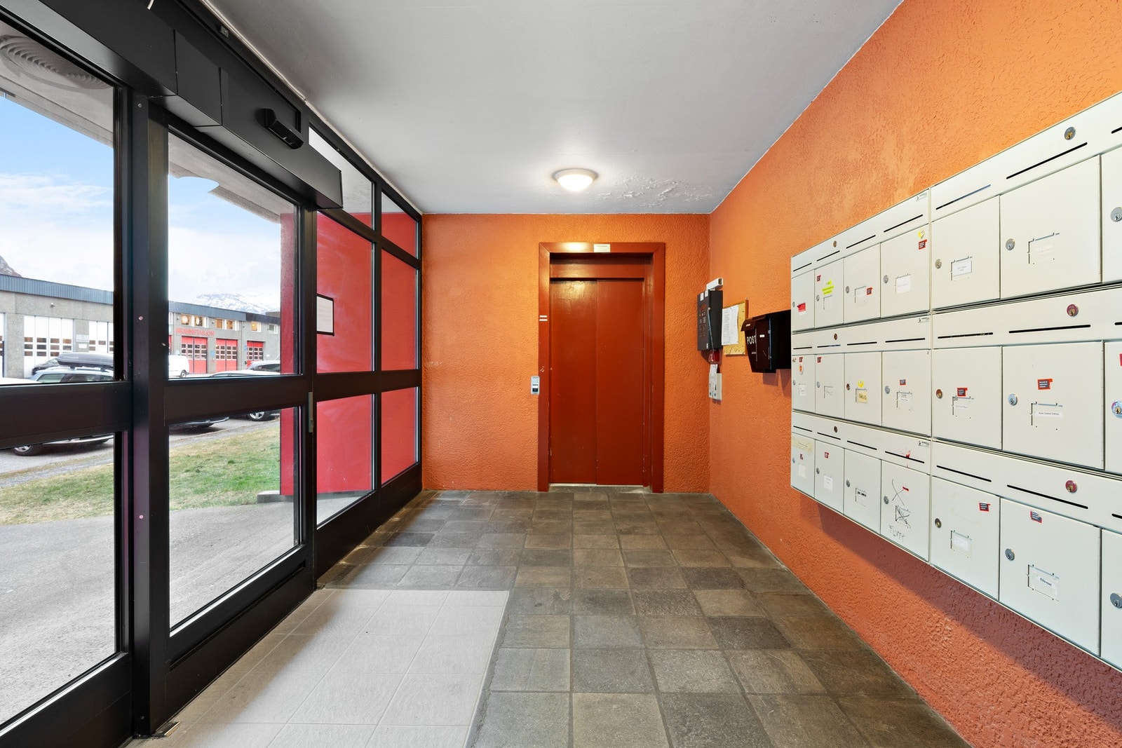 Inngangsparti Galleribilde