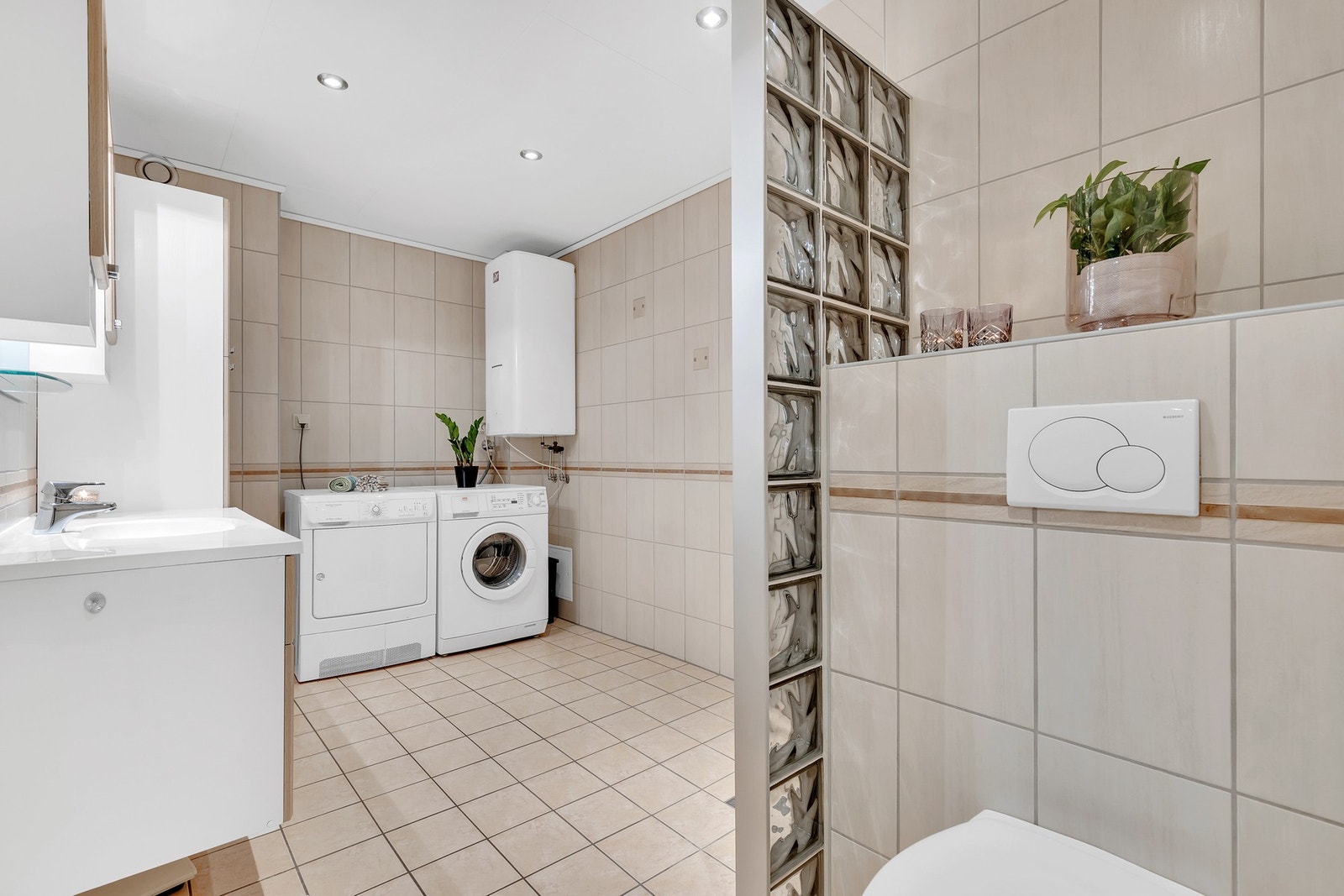 Stort bad på 8,5 kvm. Galleribilde