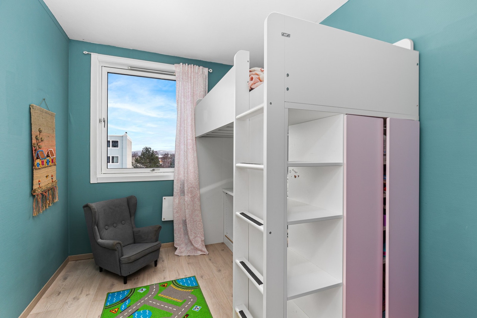 Soverom 2 fungerer utmerket som barnerom, gjesterom eller kontor. Galleribilde